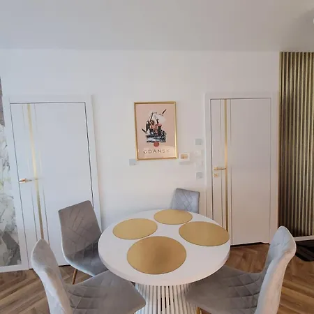 Golden River Appartement *